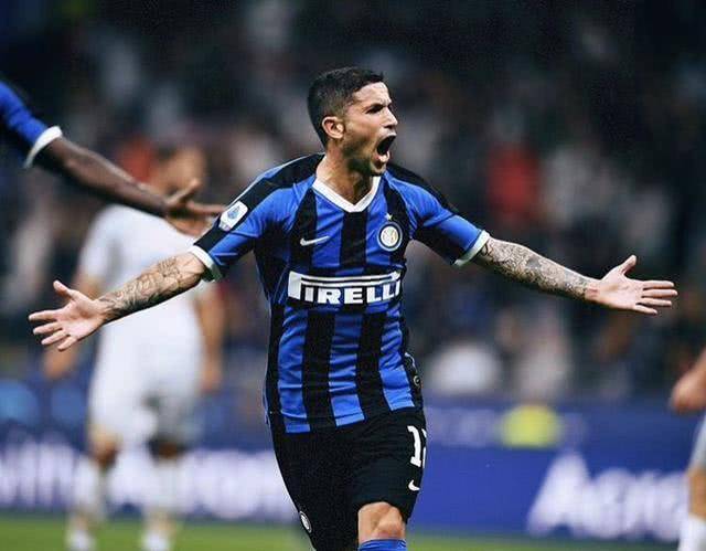 他是拉开空 他是拉开空