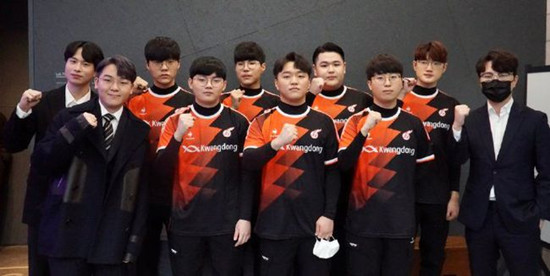 际舞台上展 际舞台上展