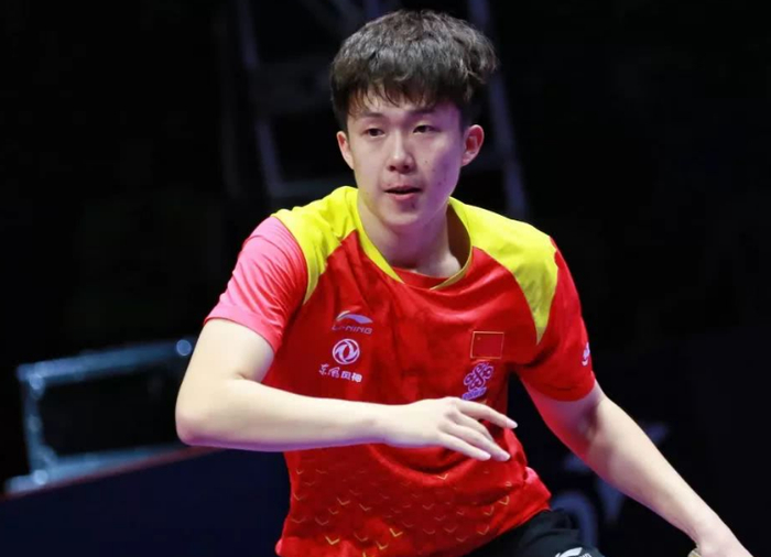 [图]吴曦头球绝杀 申花2-1逆转河南登顶积分榜.