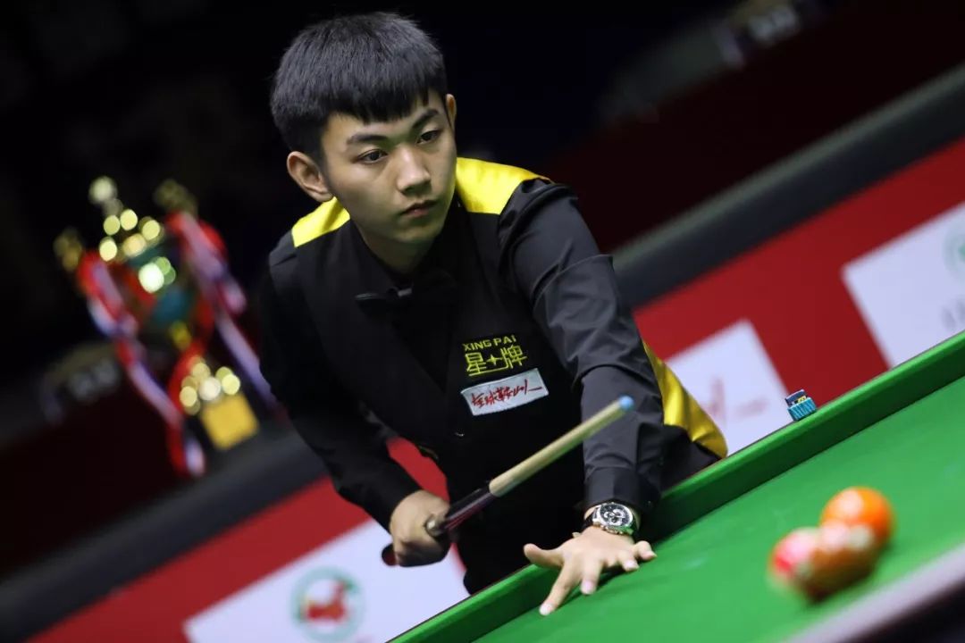 34岁以上球员身价：37岁梅西2500万欧断层领先，莱万C罗第二