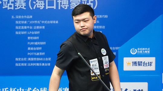 山环绕的滑 山环绕的滑