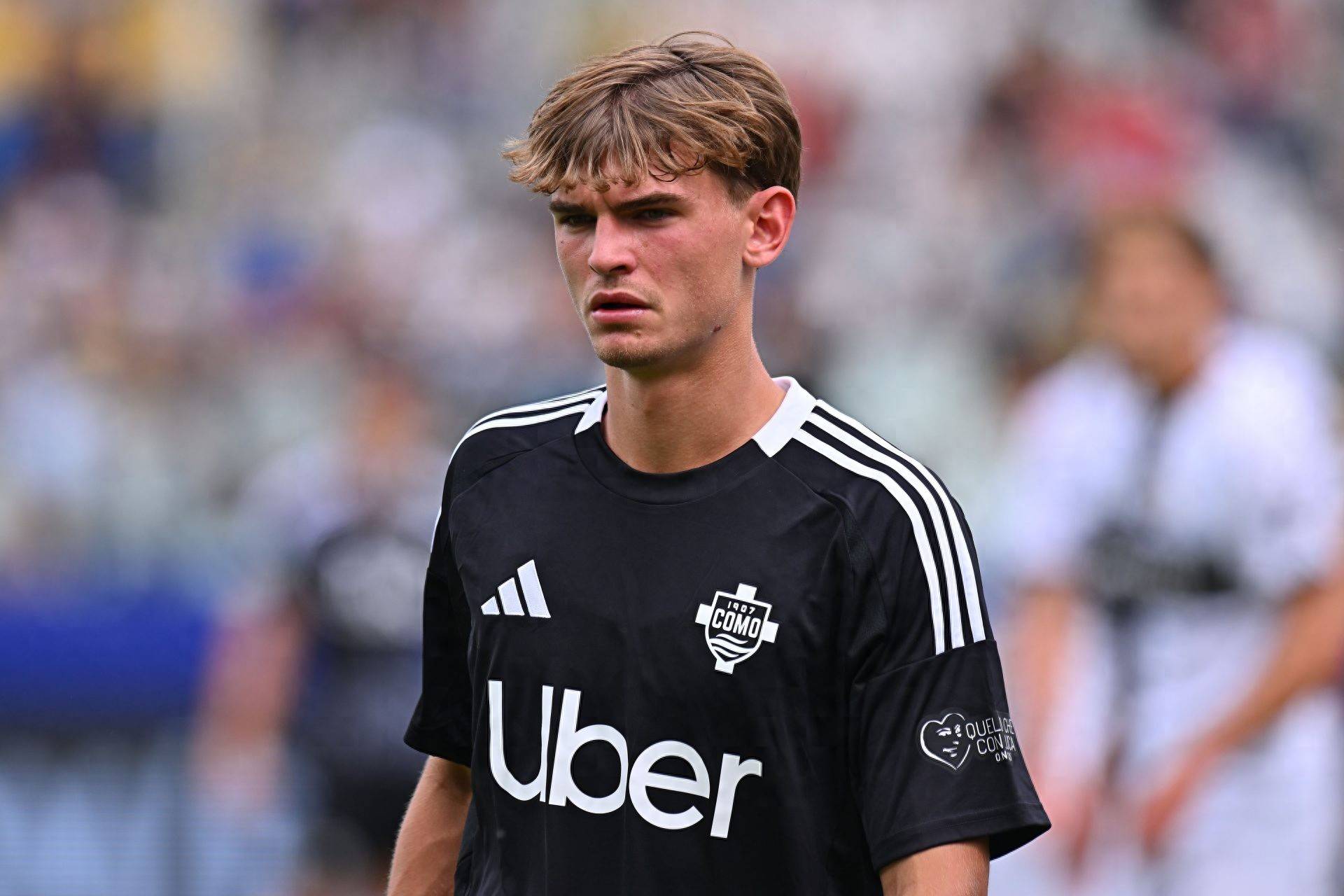 他要么迫使 他要么迫使